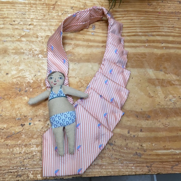 OOAK vintage bathing beauty necktie - Picture 2 of 5